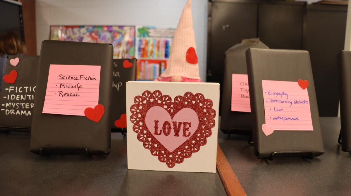 Atherton Library Hosts "Blind Date With a Book"